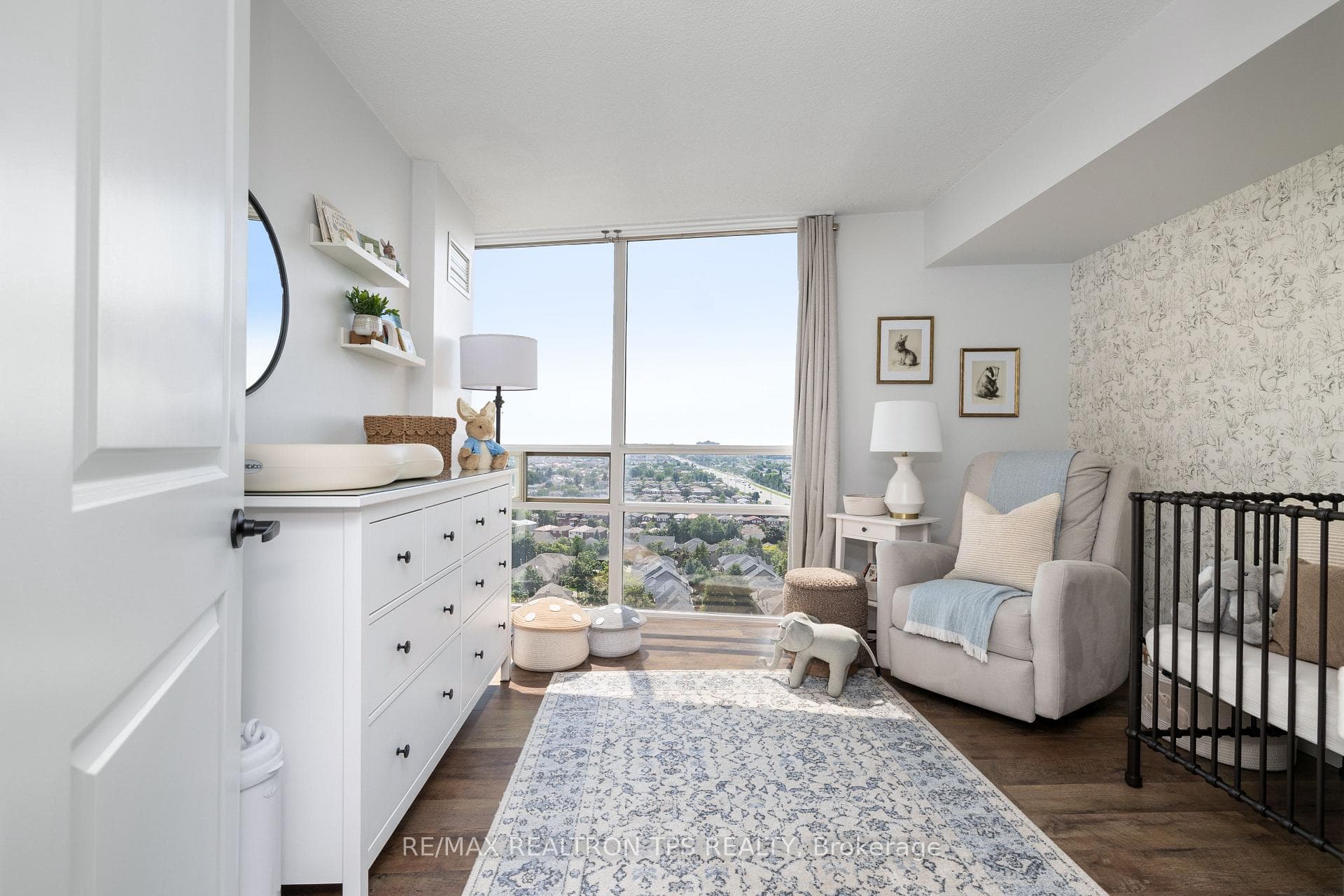50 Eglinton Avenue Unit 1707 photo 15