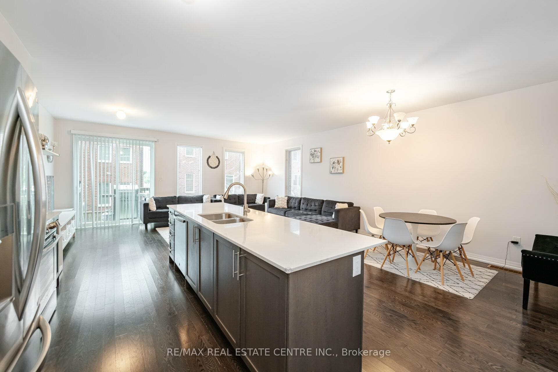 59 Henry Crescent photo 13