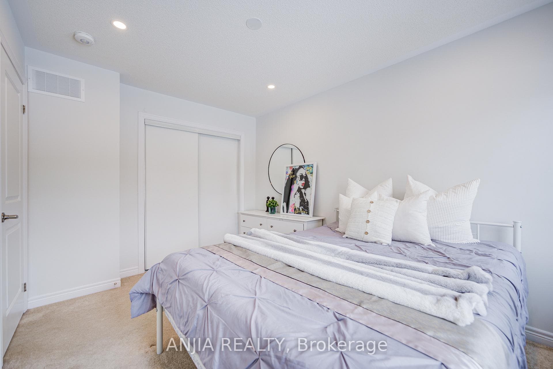 143 Lageer Drive photo 30