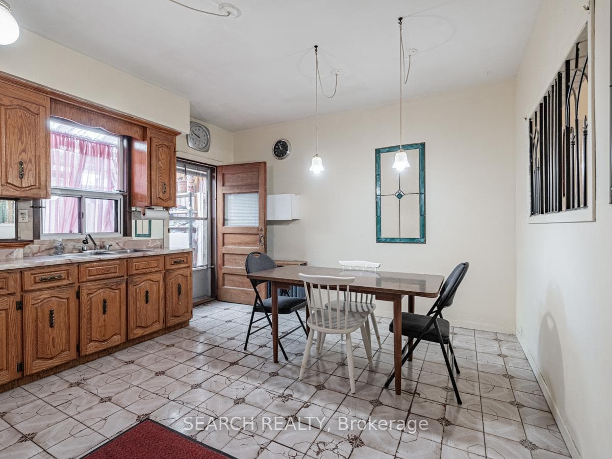 27 Fisken Avenue photo 11