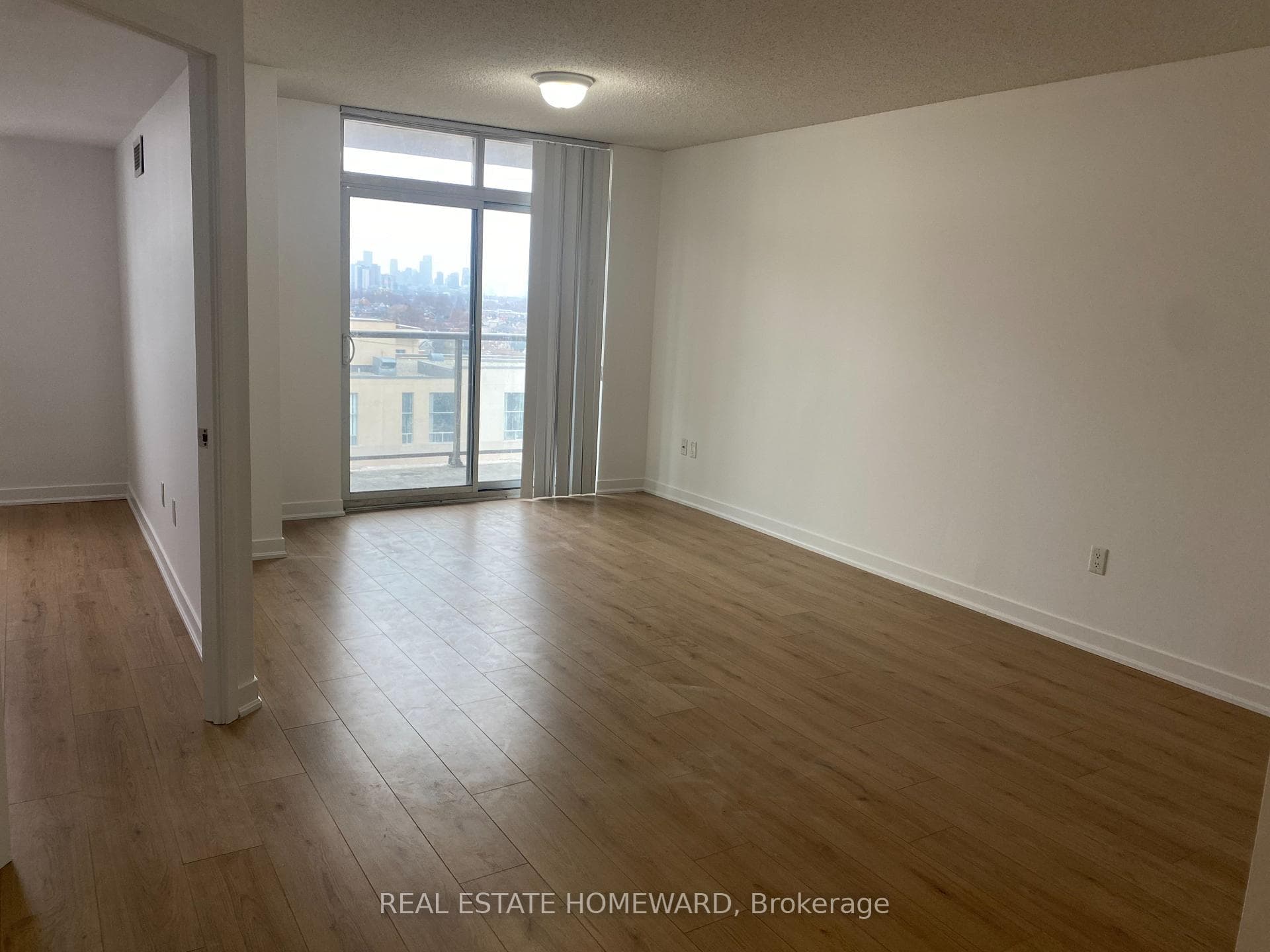 812 Lansdowne Avenue Unit 903 photo 6