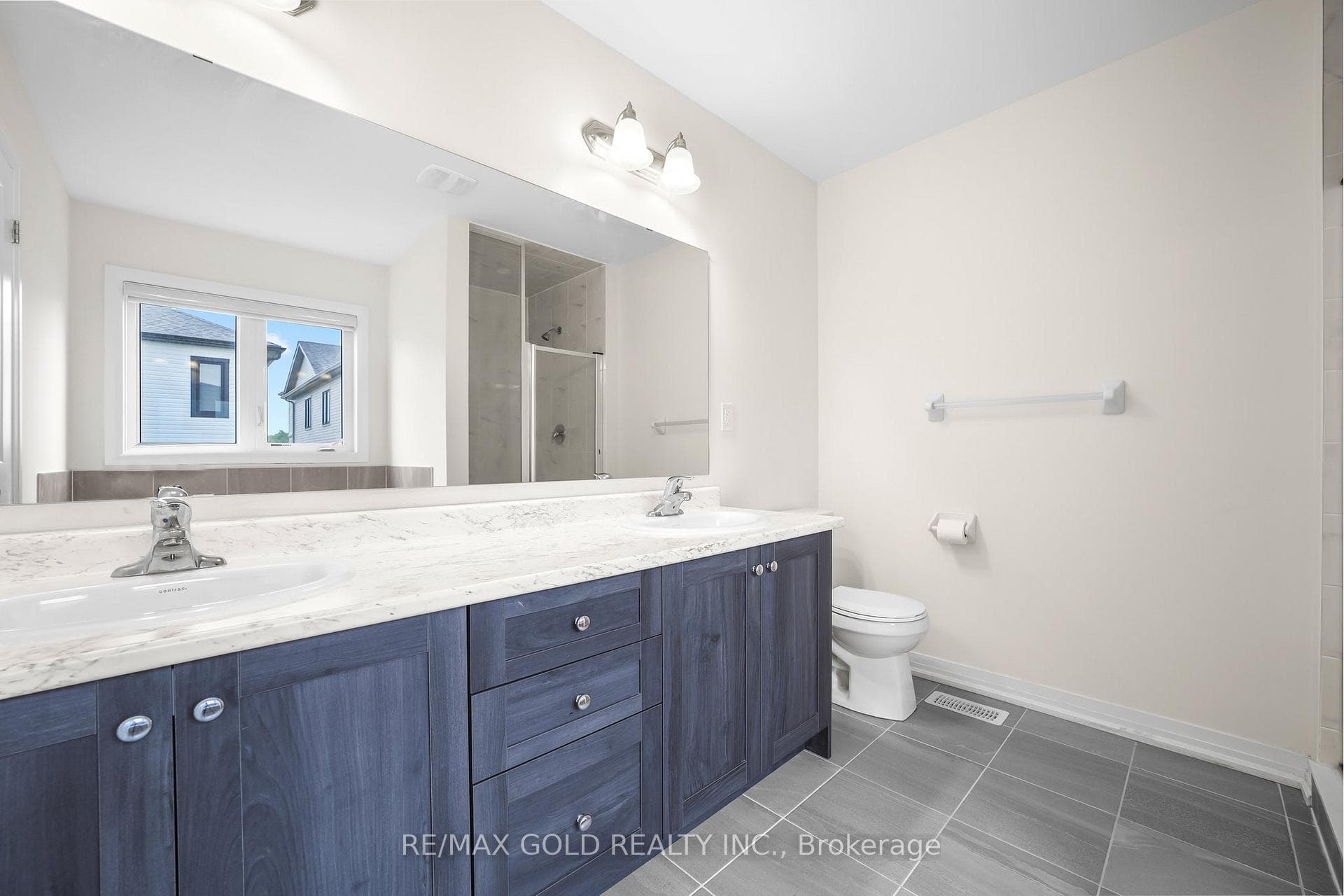 35 Weylie Street photo 28
