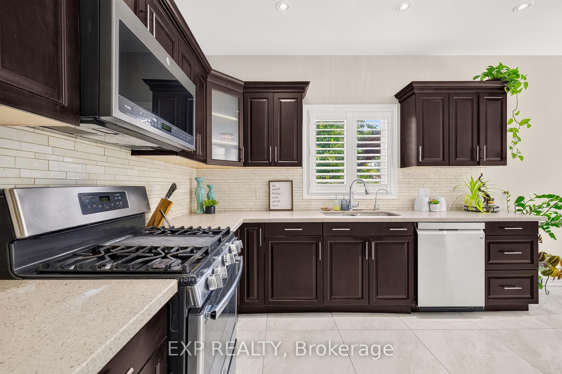 620 Munich Circle photo 16