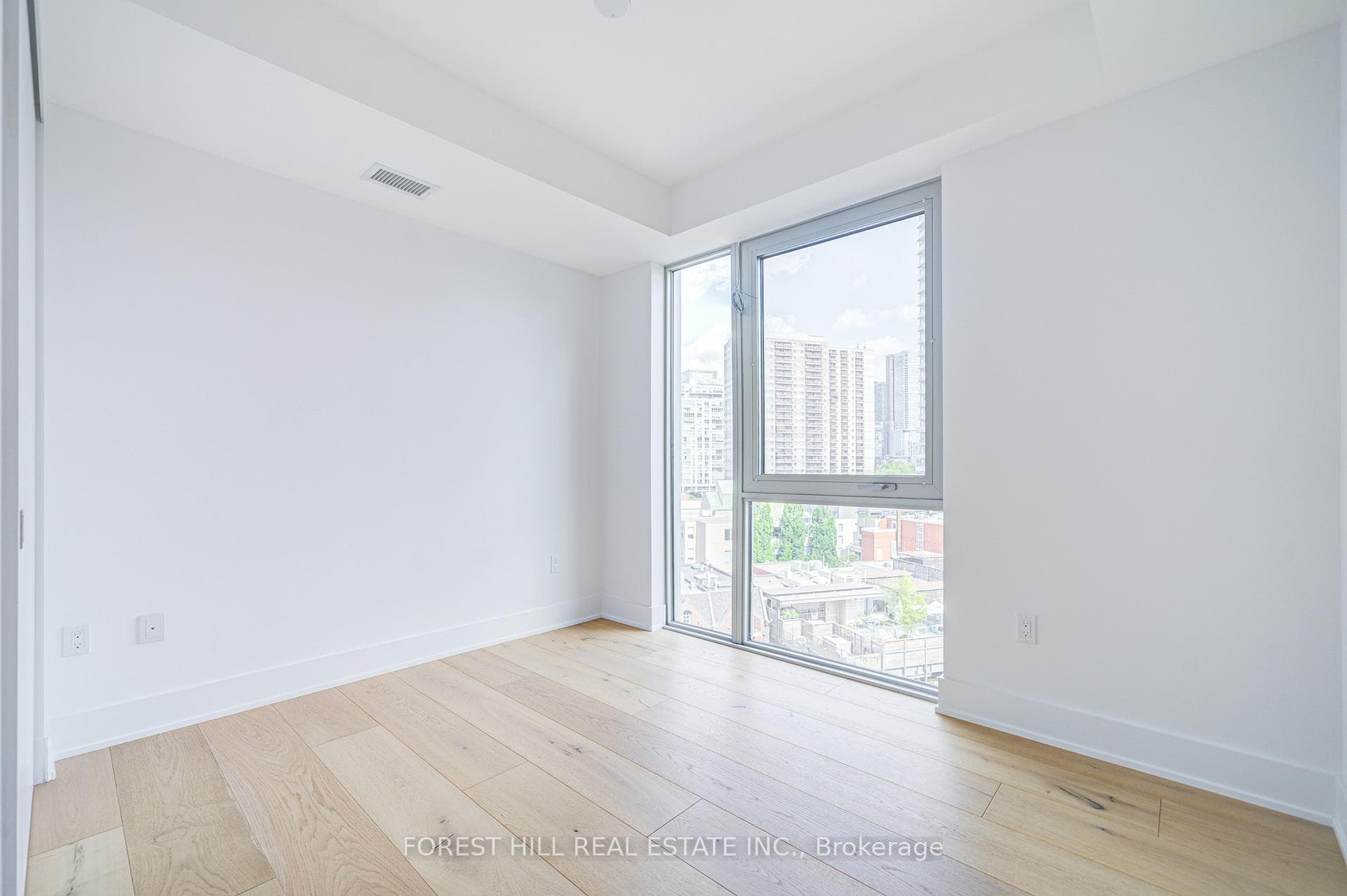346 Davenport Road Unit 602 photo 24