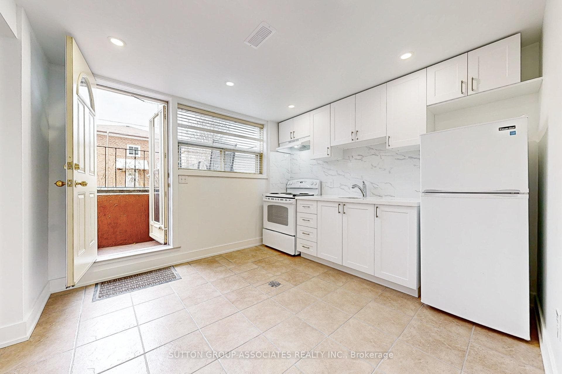 22 Woodenhill Court photo 34