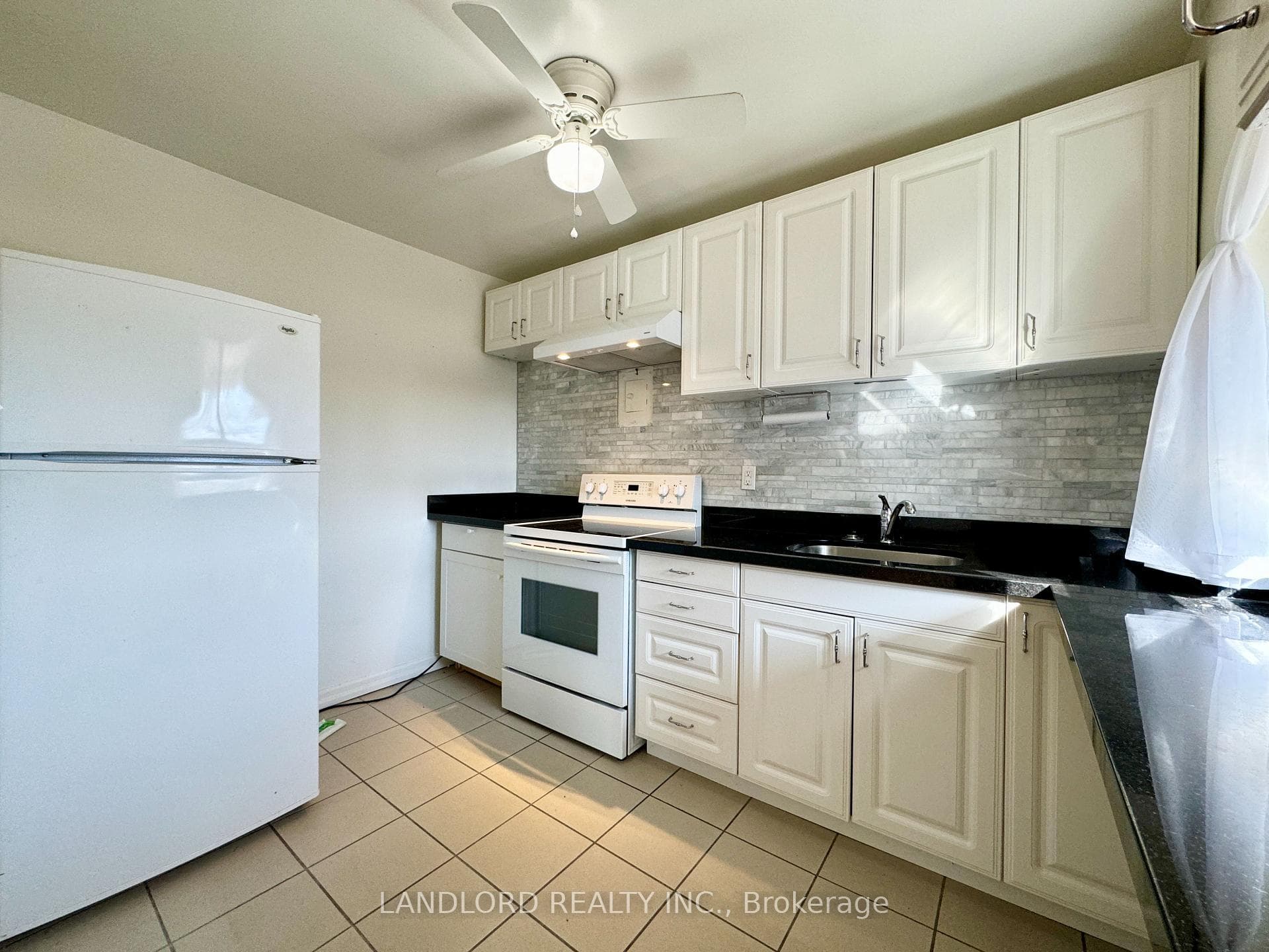 2696 Lake Shore Boulevard Unit 5 photo 1