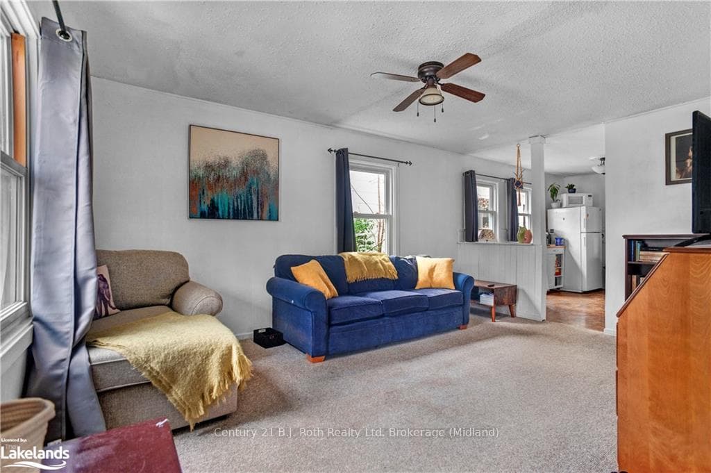 289 ELIZABETH ST N/A photo 2