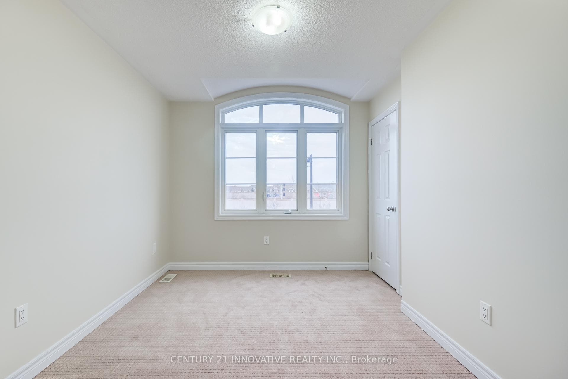 875 Transom Crescent photo 25
