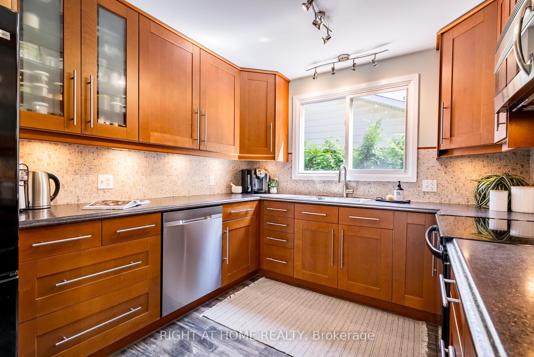 45 Hetherington Drive photo 10