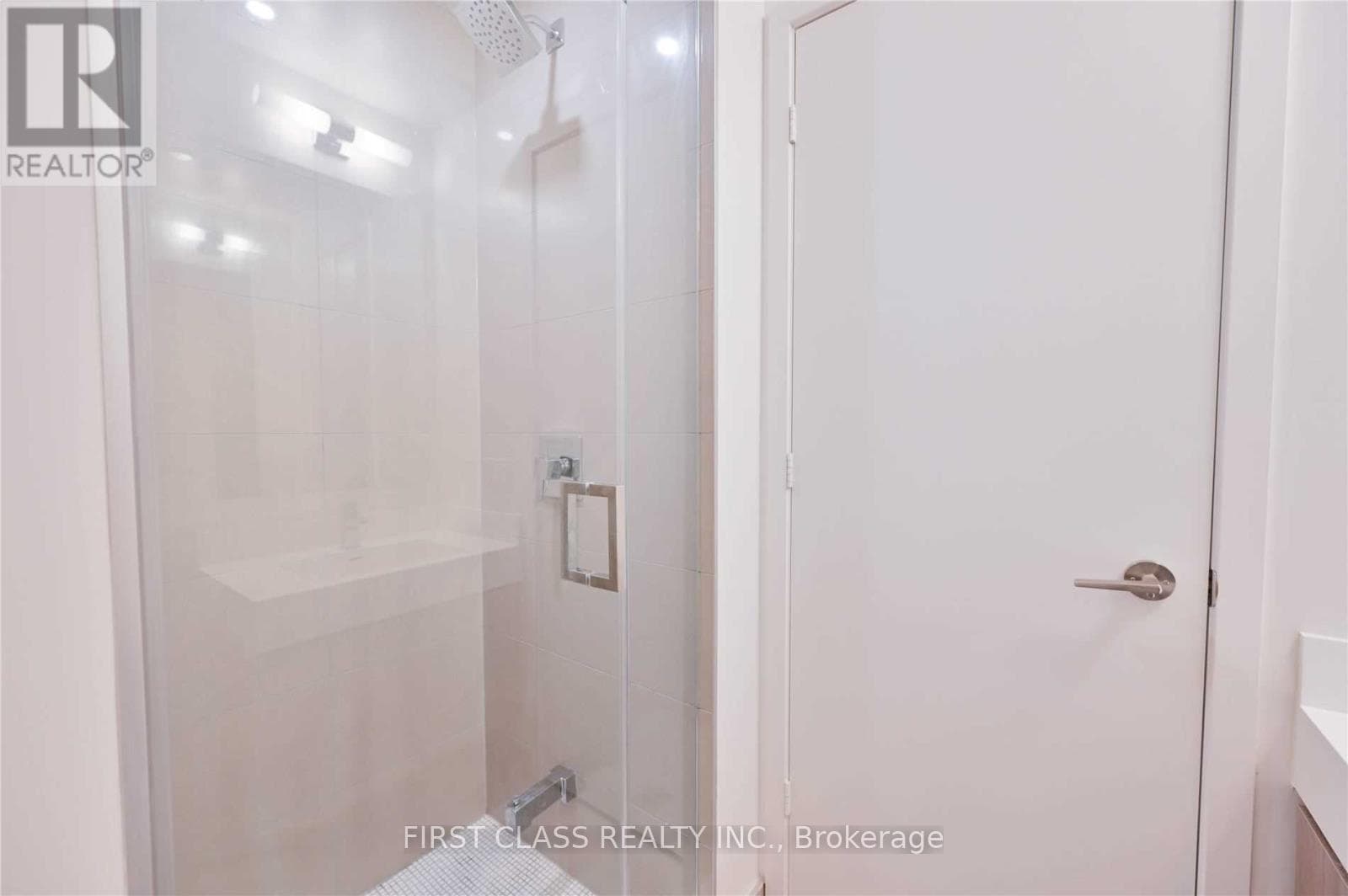 1 Yorkville Avenue Unit 608 photo 7