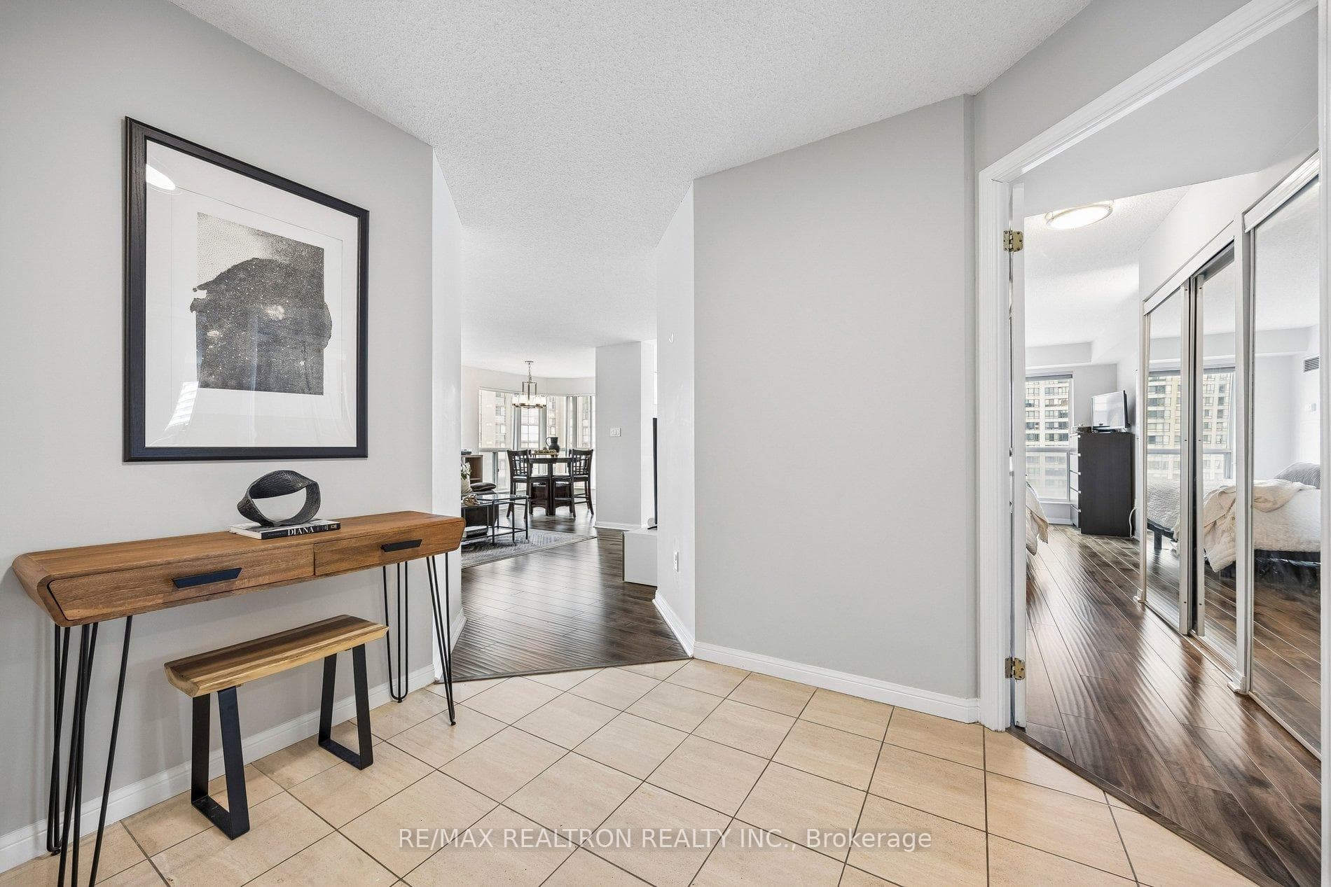 23 Lorraine Drive Unit 1602 photo 7