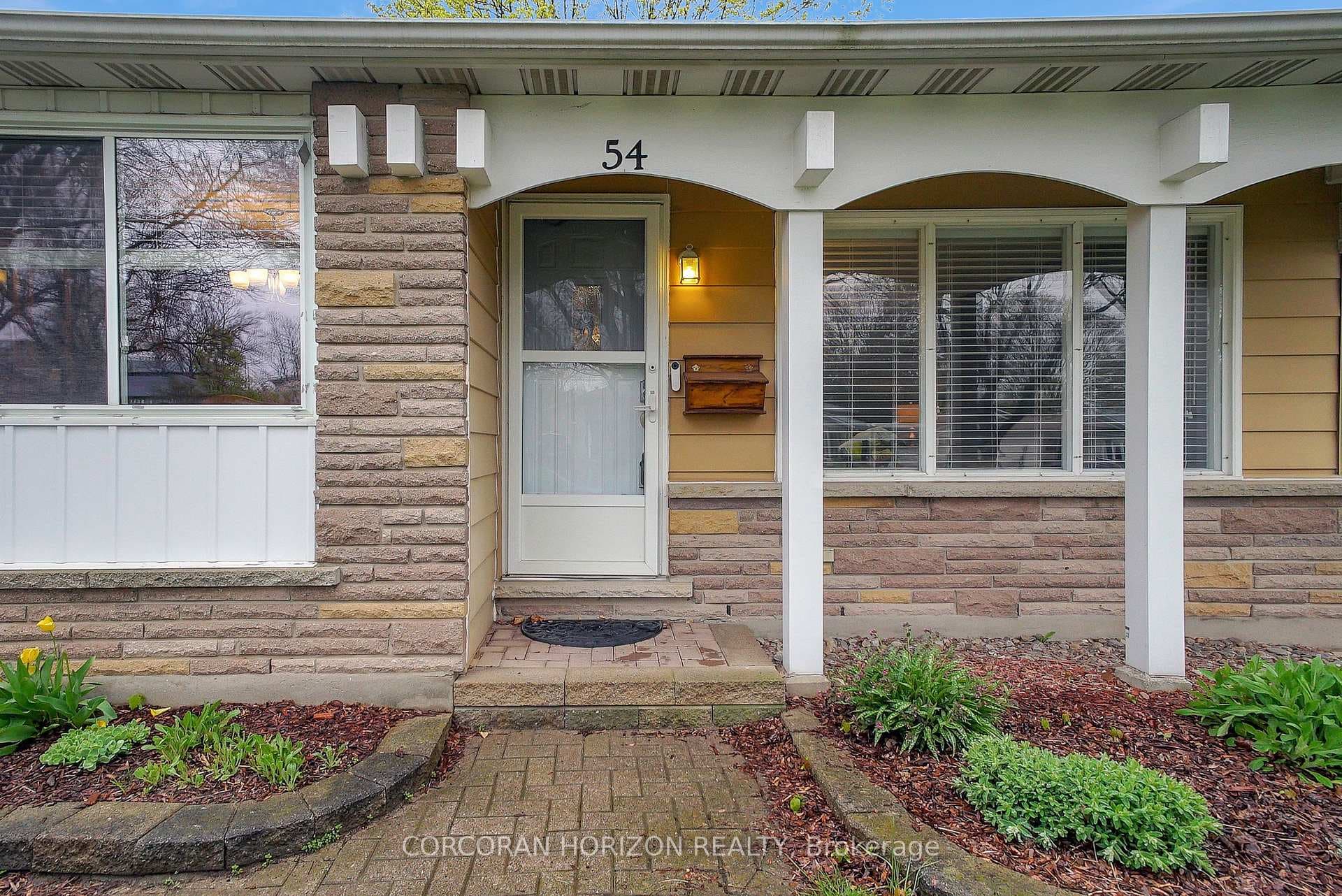 54 Brendawood Crescent photo 3