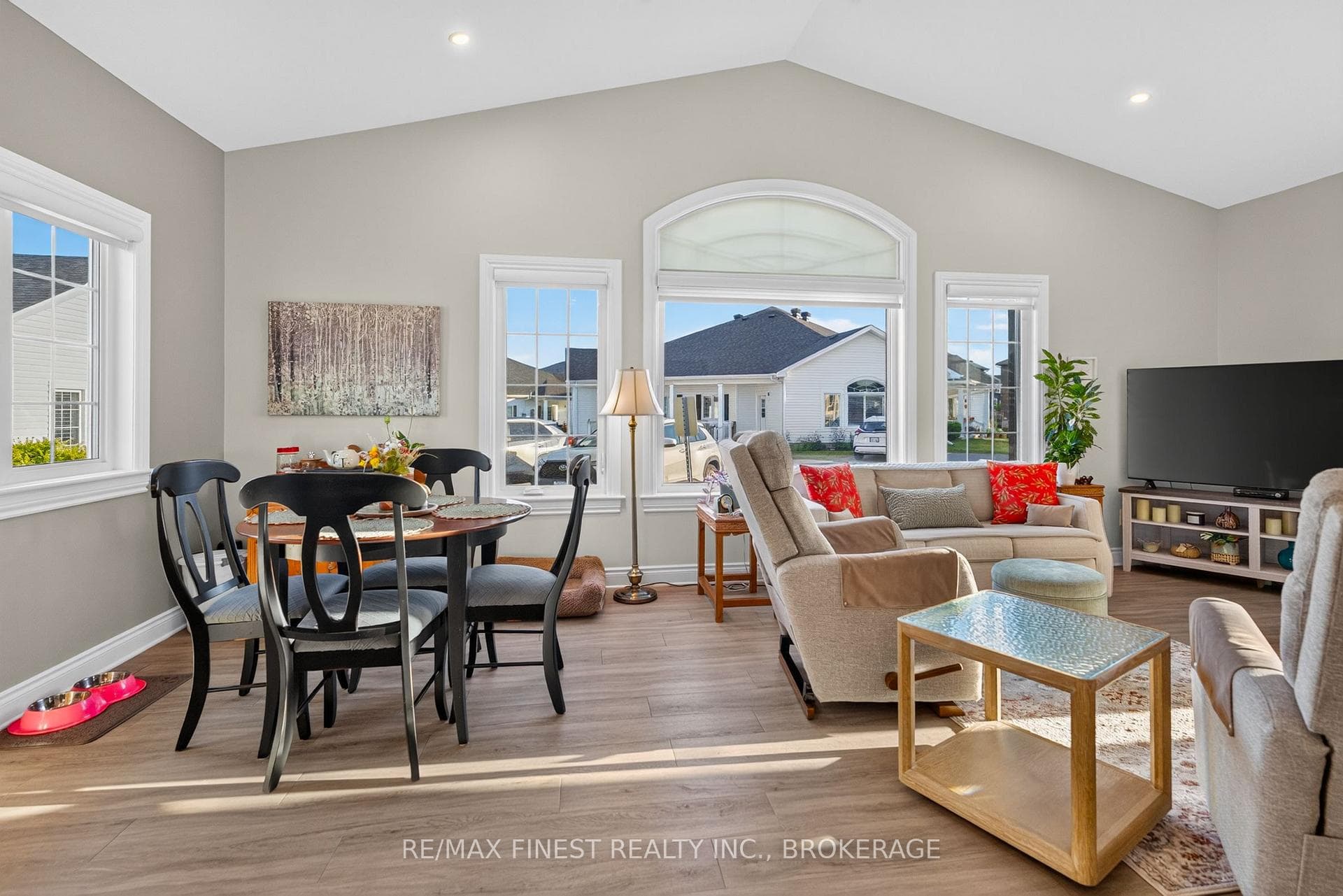 52 Lowry Place photo 7