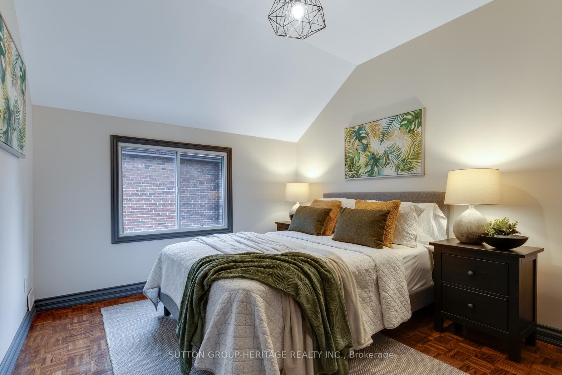 139 Queens Drive photo 20
