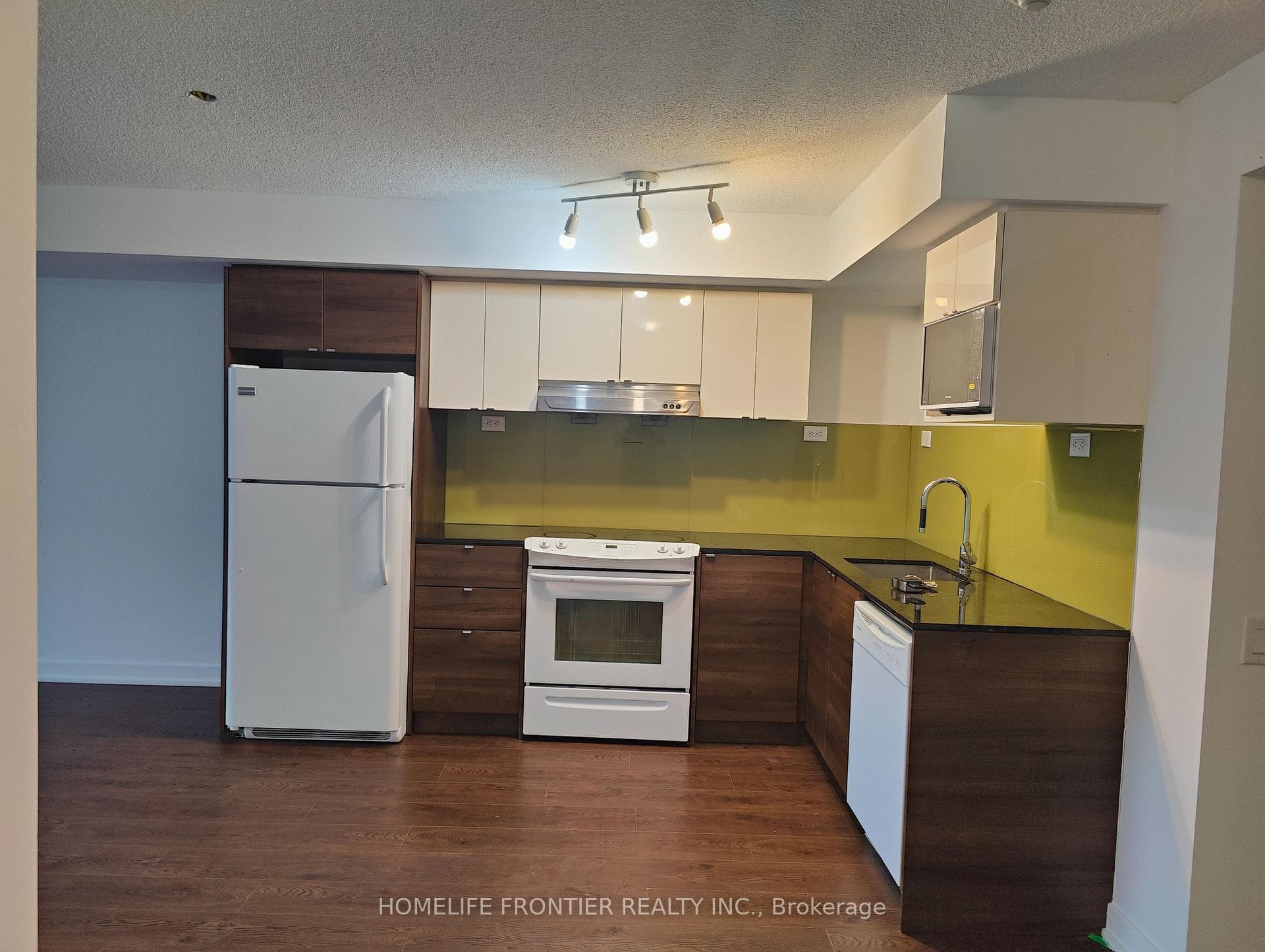 121 Mcmahon Drive Unit 1712 photo 2