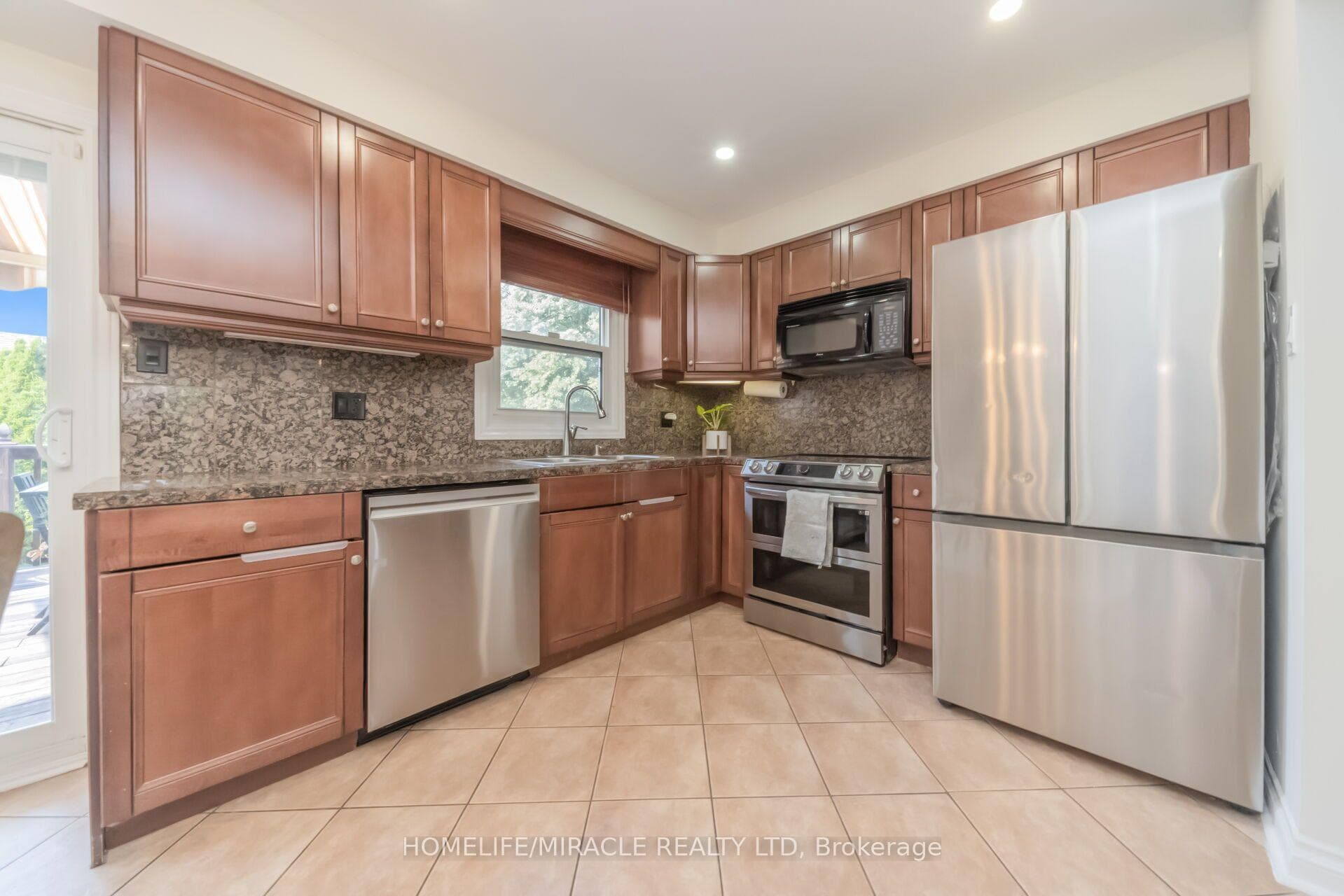 64 Aurora Place photo 13