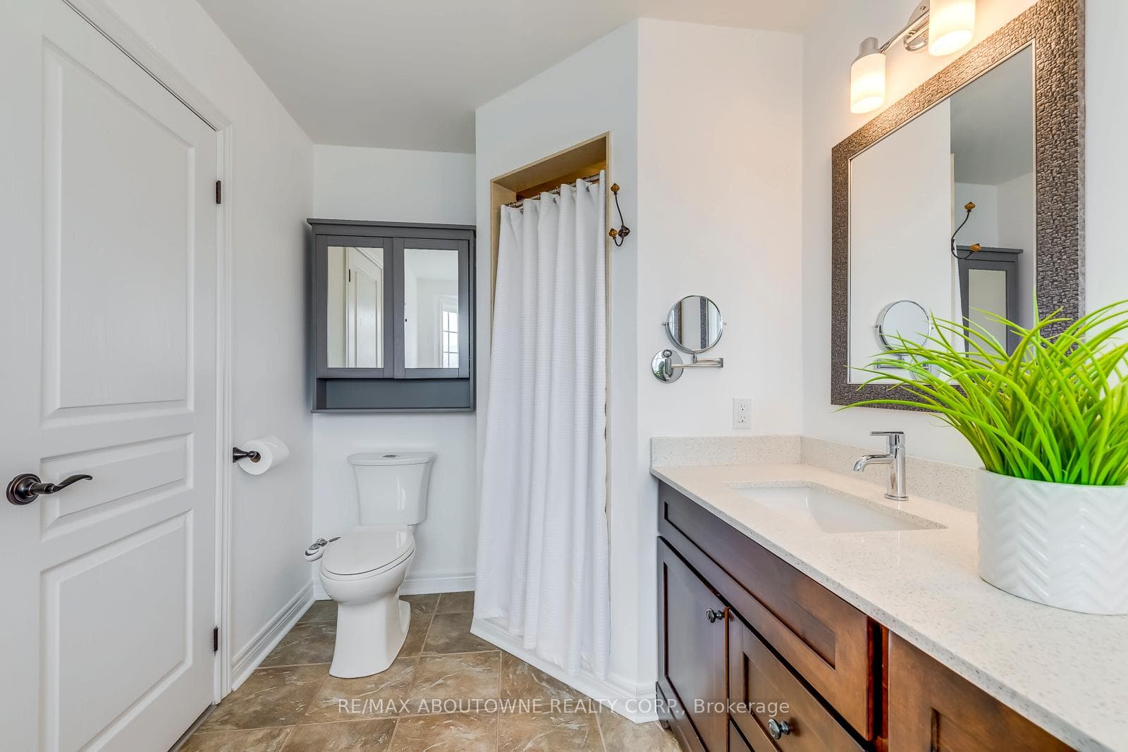 2034 Elmgrove Road photo 21