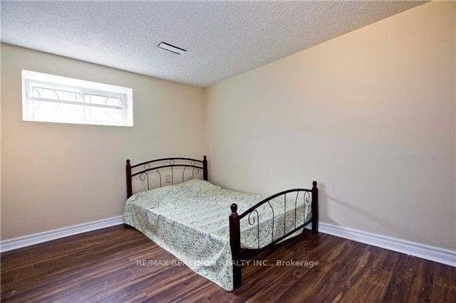 328 Spring Garden Avenue photo 16
