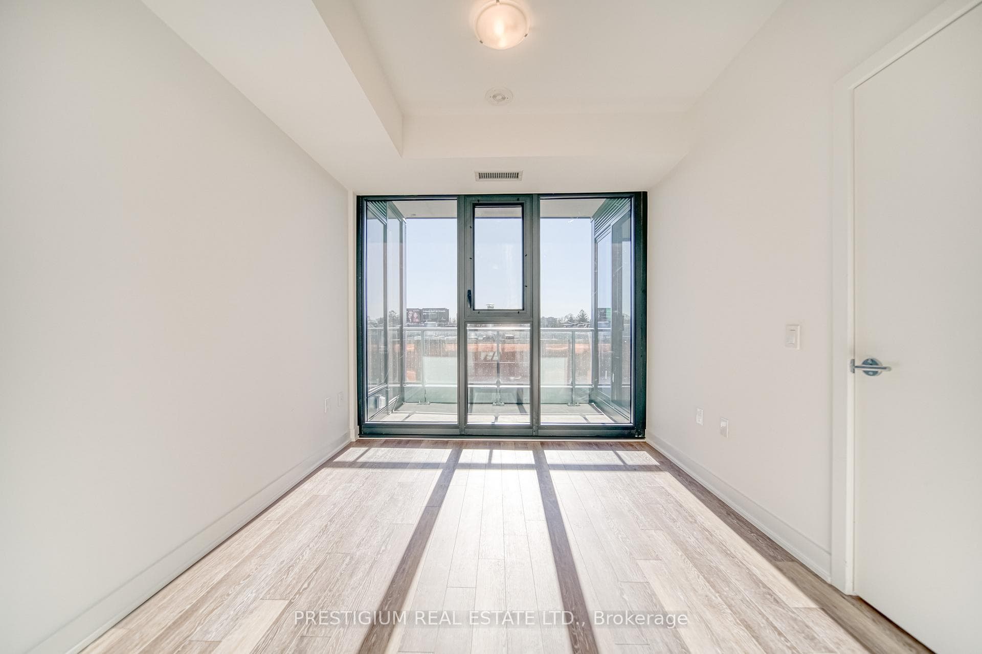 250 Lawrence Avenue Unit 421 photo 20