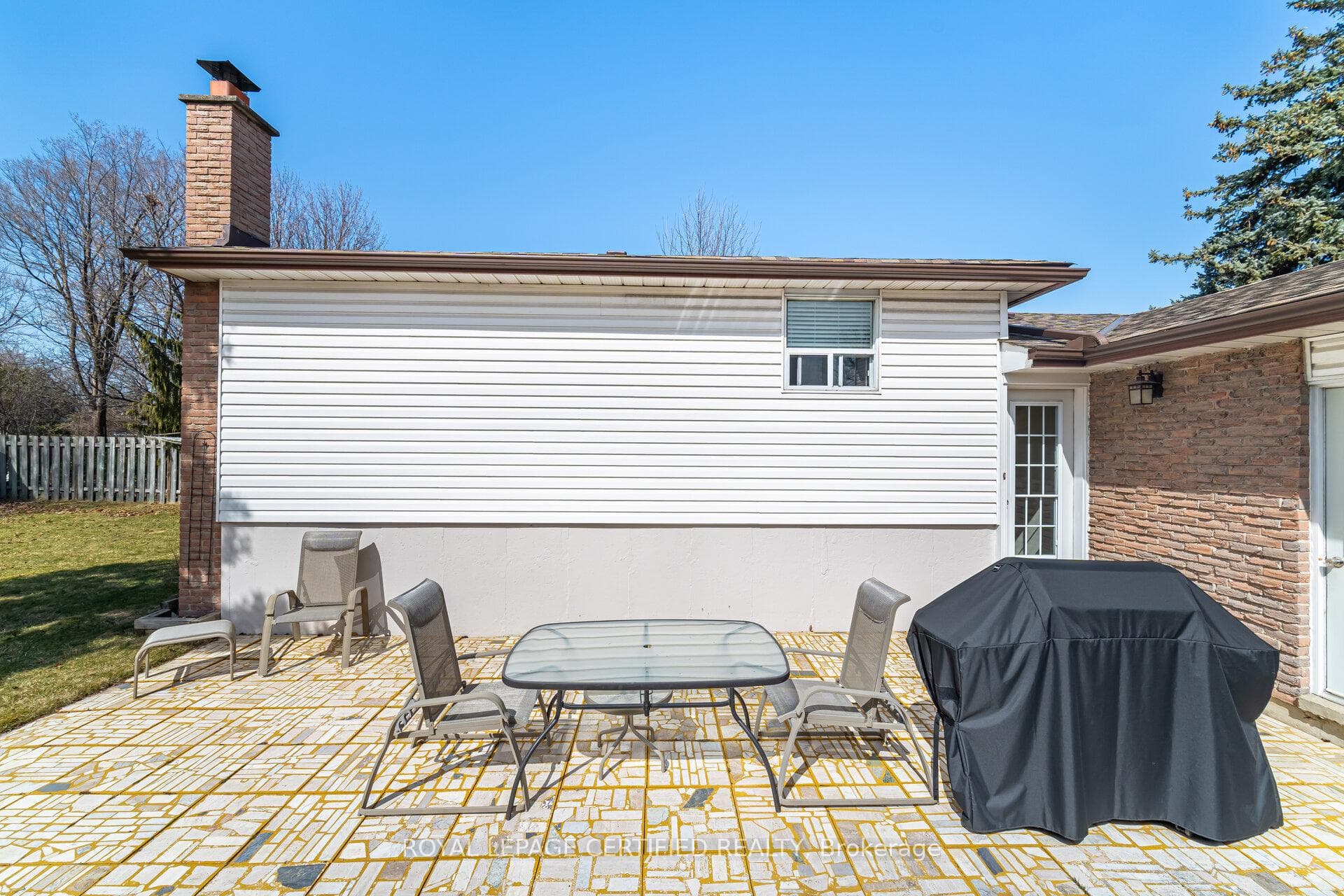 12 Grovetree Place photo 32