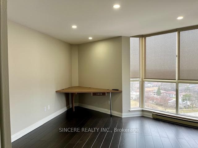 85 Skymark Drive Unit 1005 photo 14