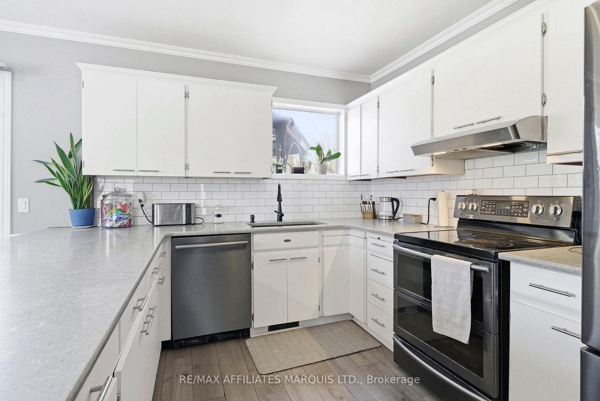 315 Fourth Street photo 14