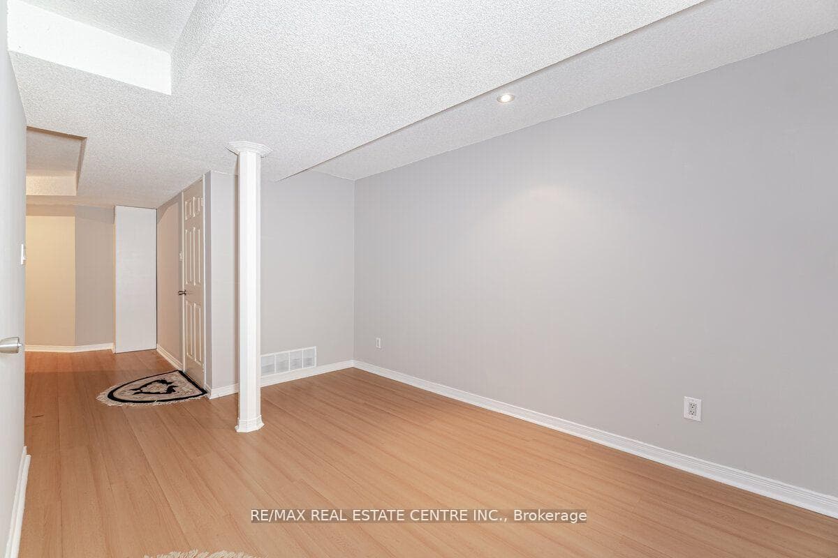 1193 Foxglove Place photo 30