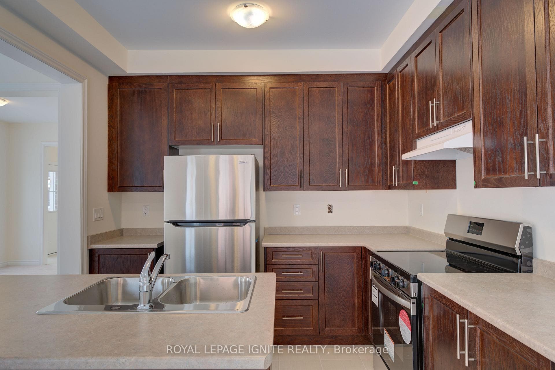 21 Raines Road photo 16