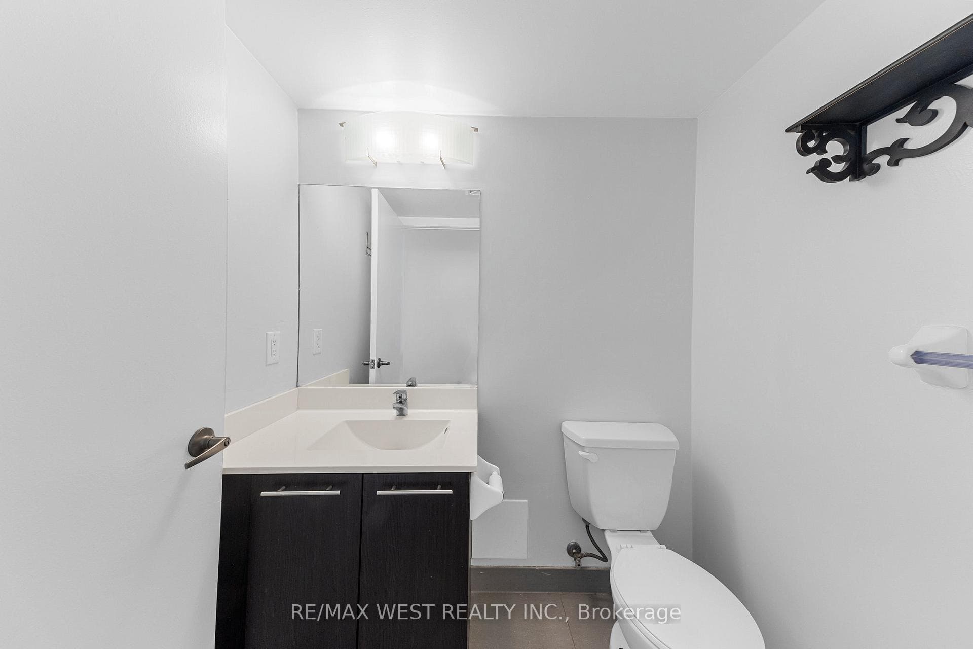 38 Joe Shuster Way Unit 302 photo 10