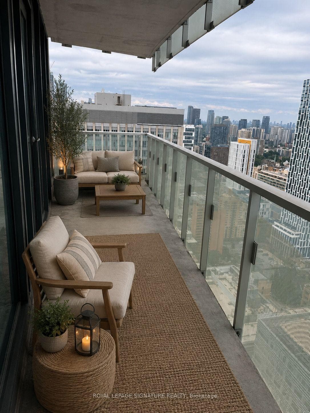 197 Yonge Street Unit 3802 photo 10