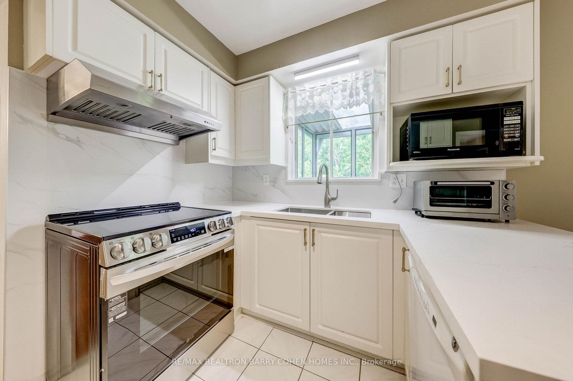 68 Abbeywood Trail photo 11
