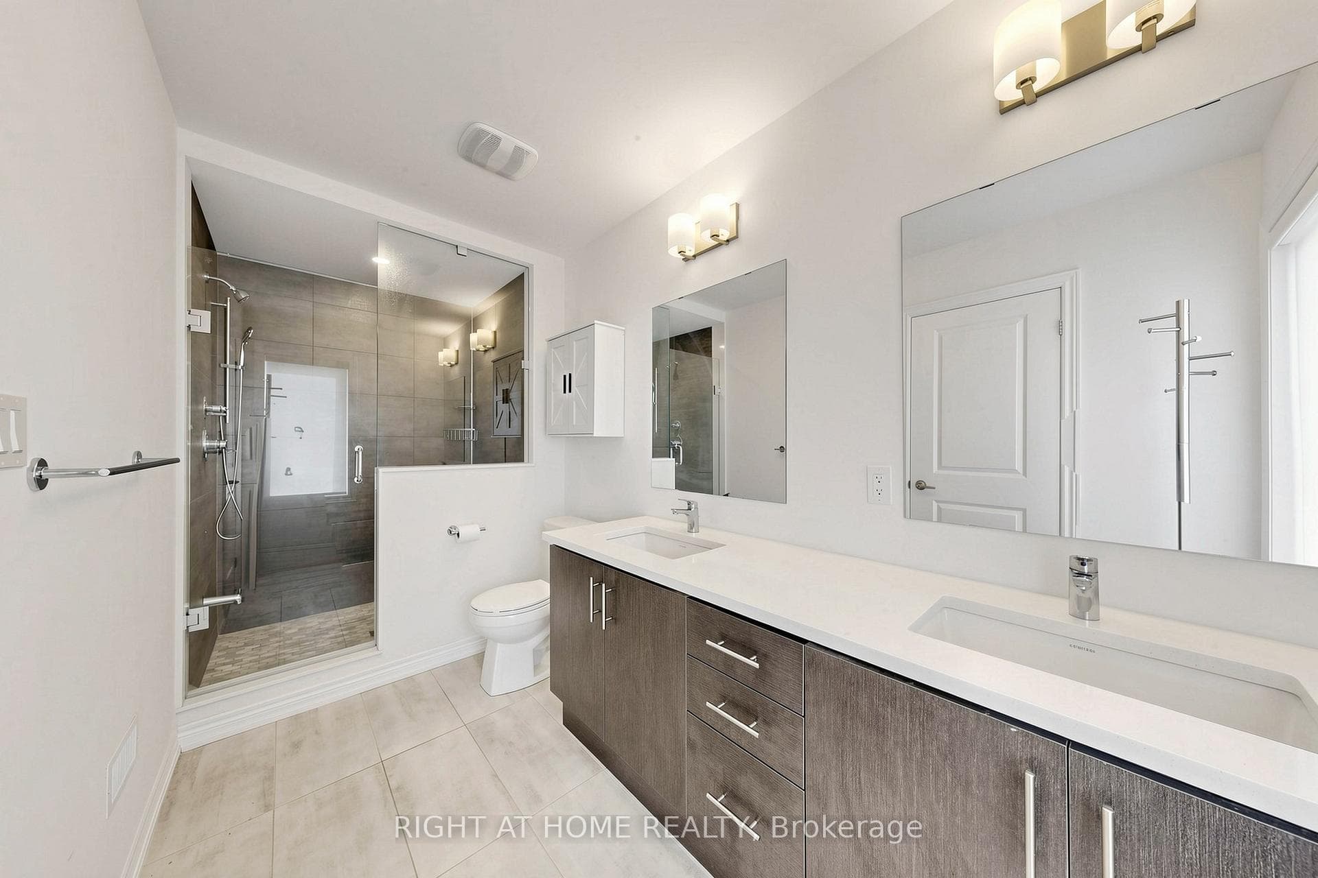 2046 Cameron Lott Crescent photo 26