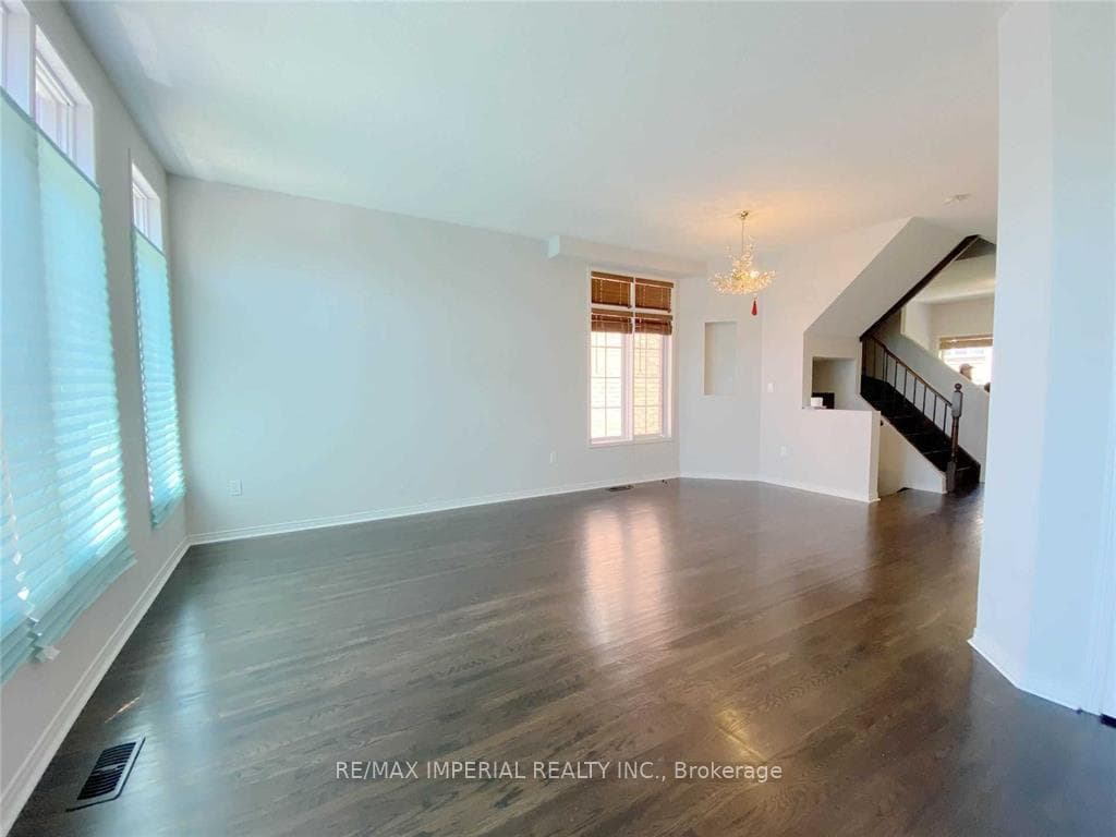 13 Fairlawn Avenue photo 2