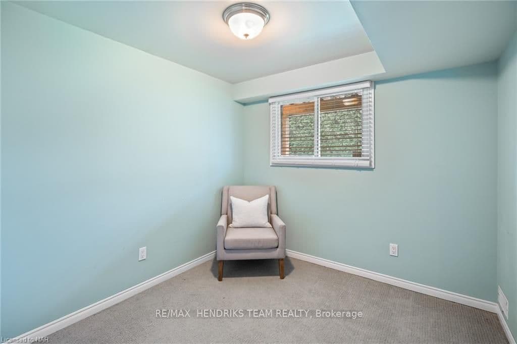 5 WHITE CREST Court photo 24