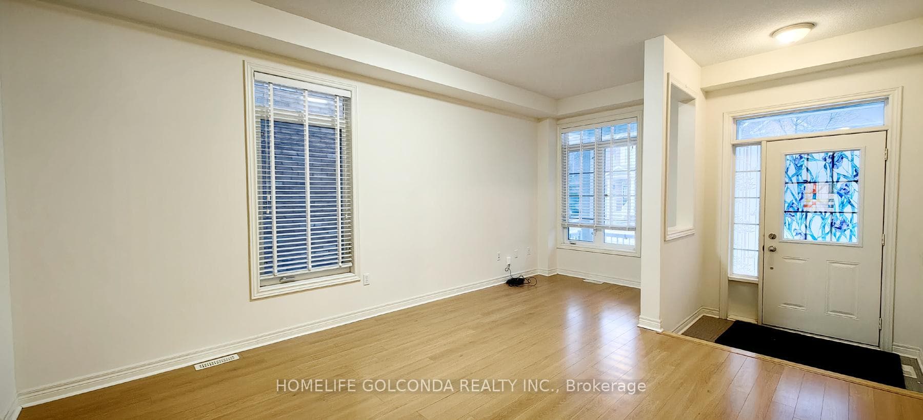 21 Chokecherry Crescent photo 2