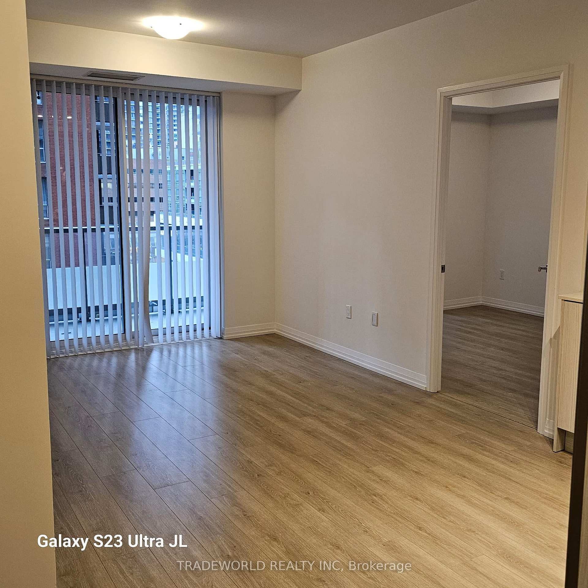 50 Dunfield Avenue Unit 718 photo 2