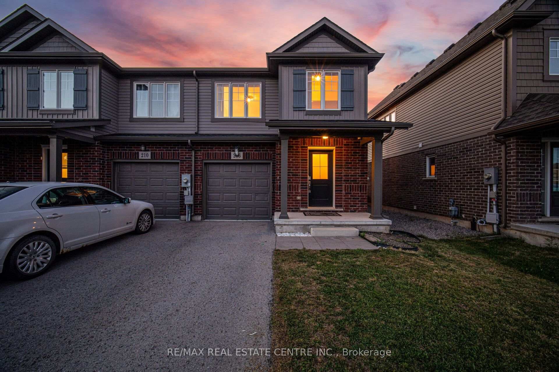 206 HERON Street photo 1