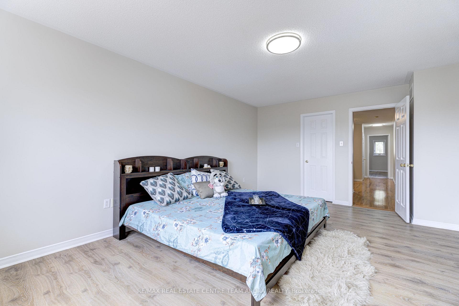 29 Canarvan Court photo 16