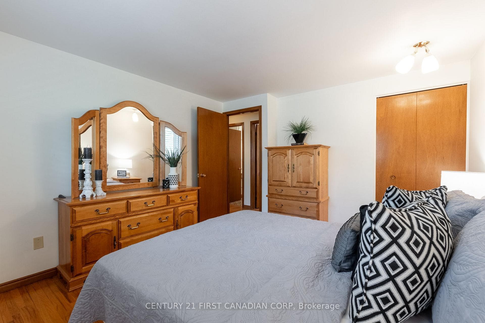 79 Roundhill Court photo 18