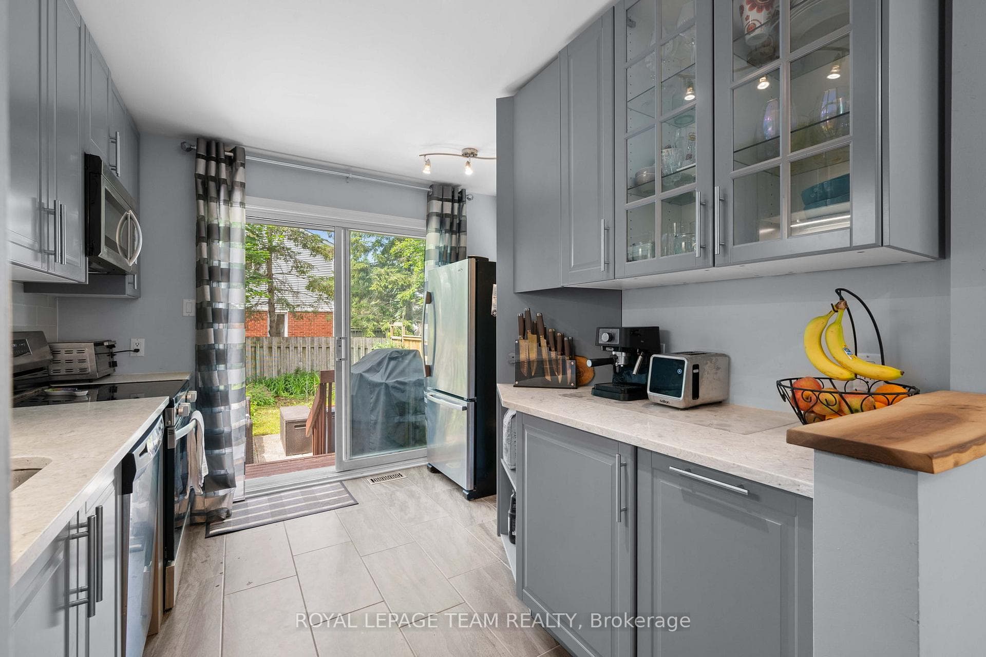 Some photos virtually decluttered/staged.