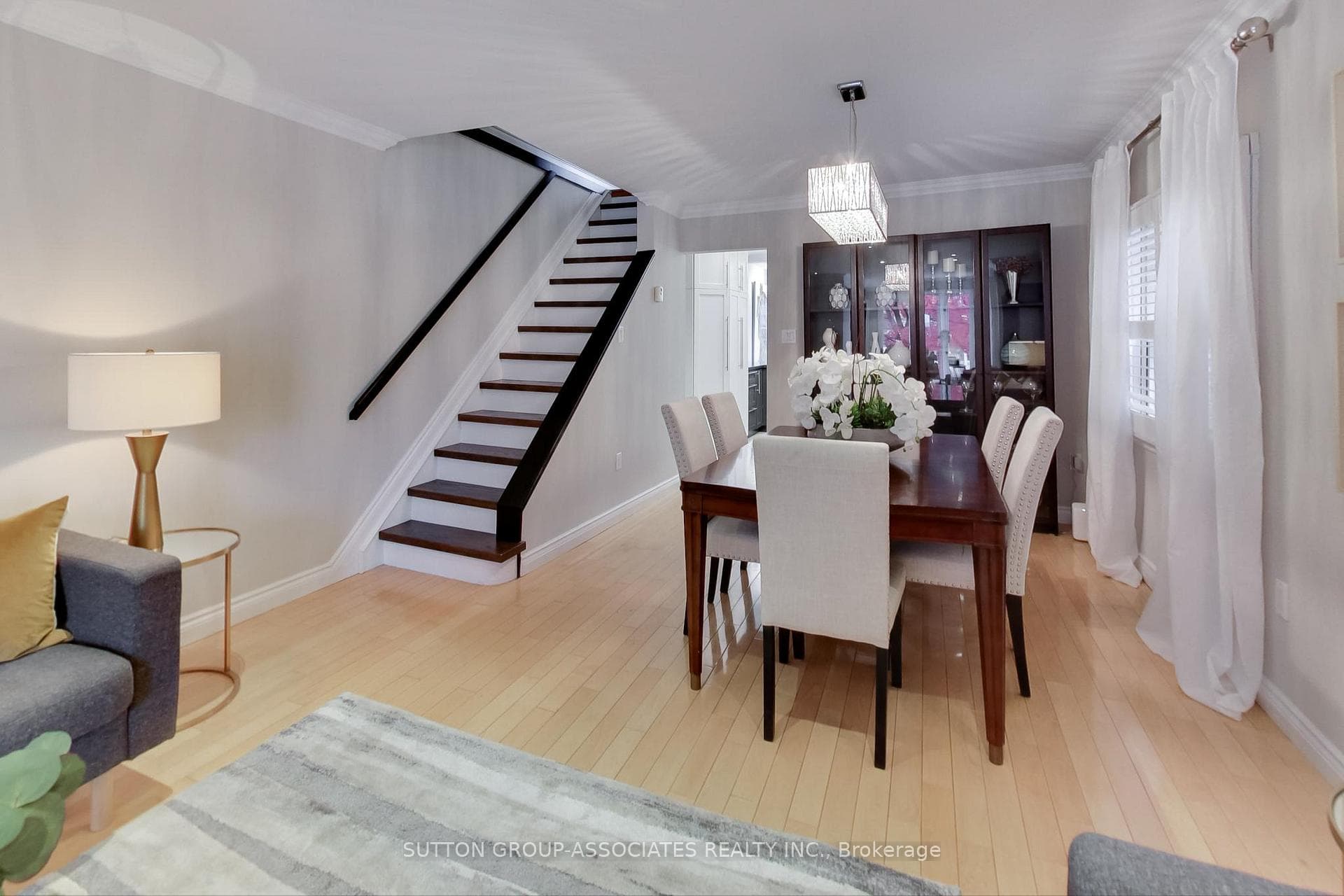 6 Falwyn Avenue photo 9
