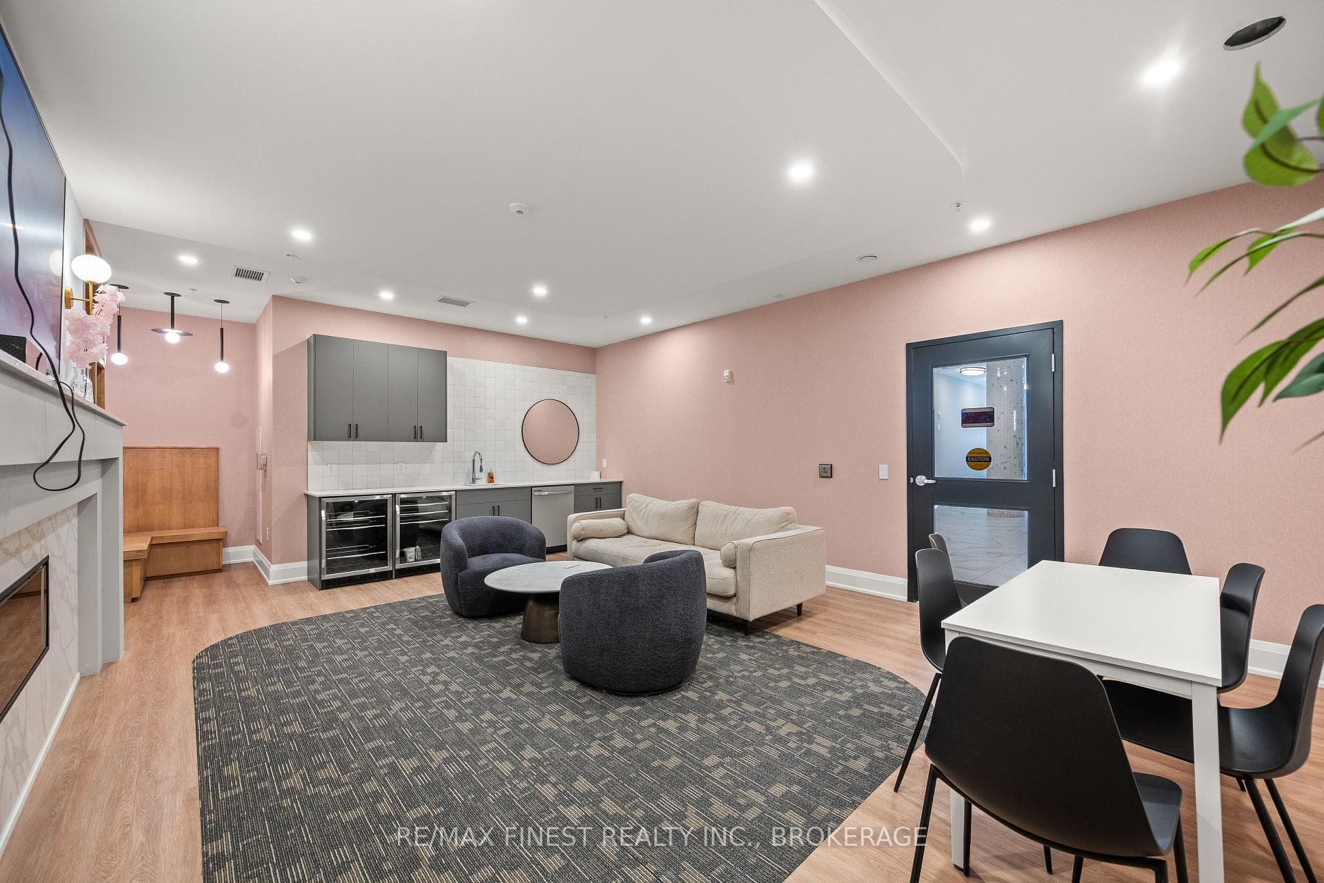223 Princess Street Unit 614 photo 24