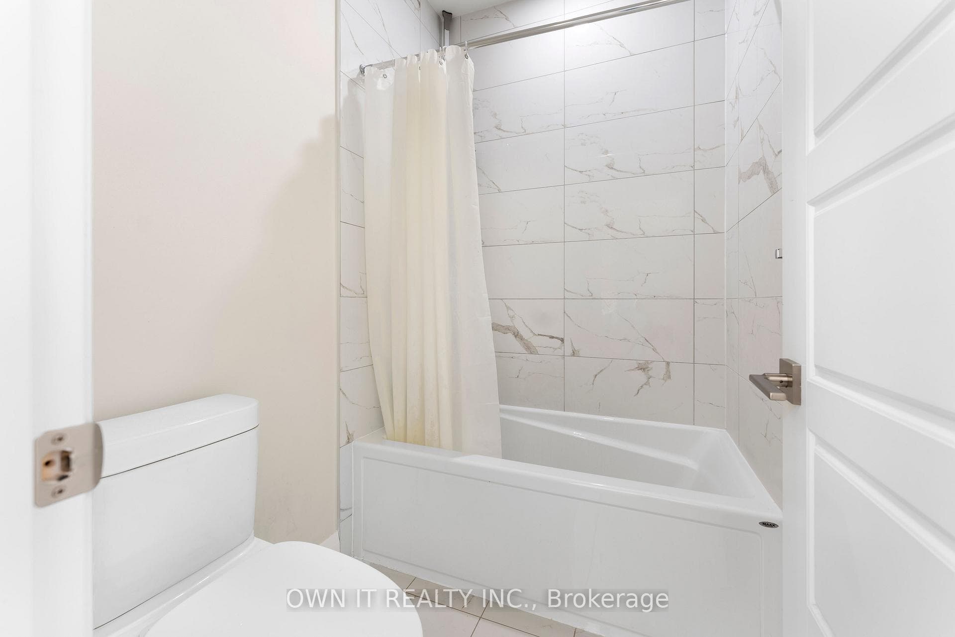 23 YARL Place photo 38