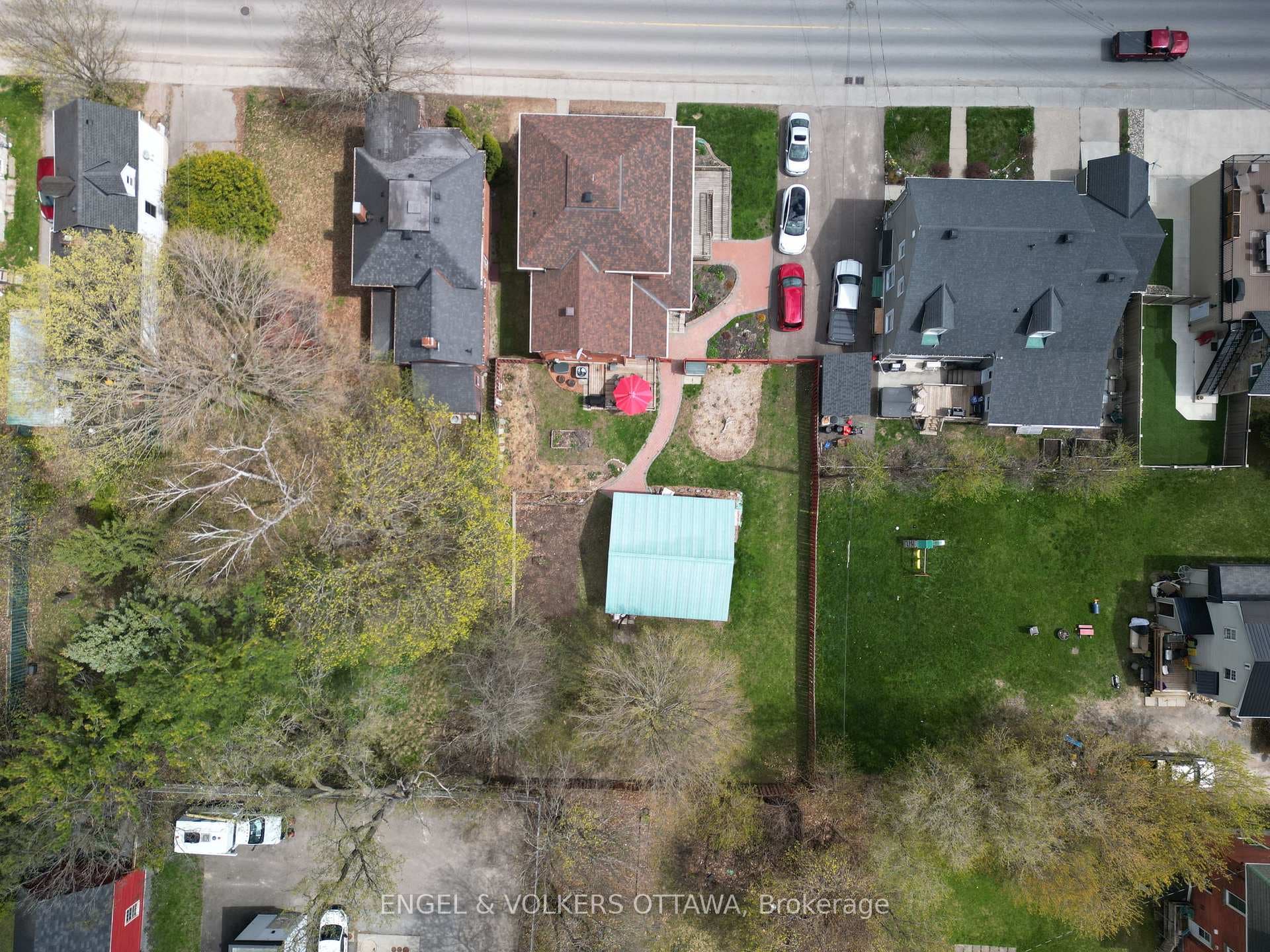 190 John Street photo 39