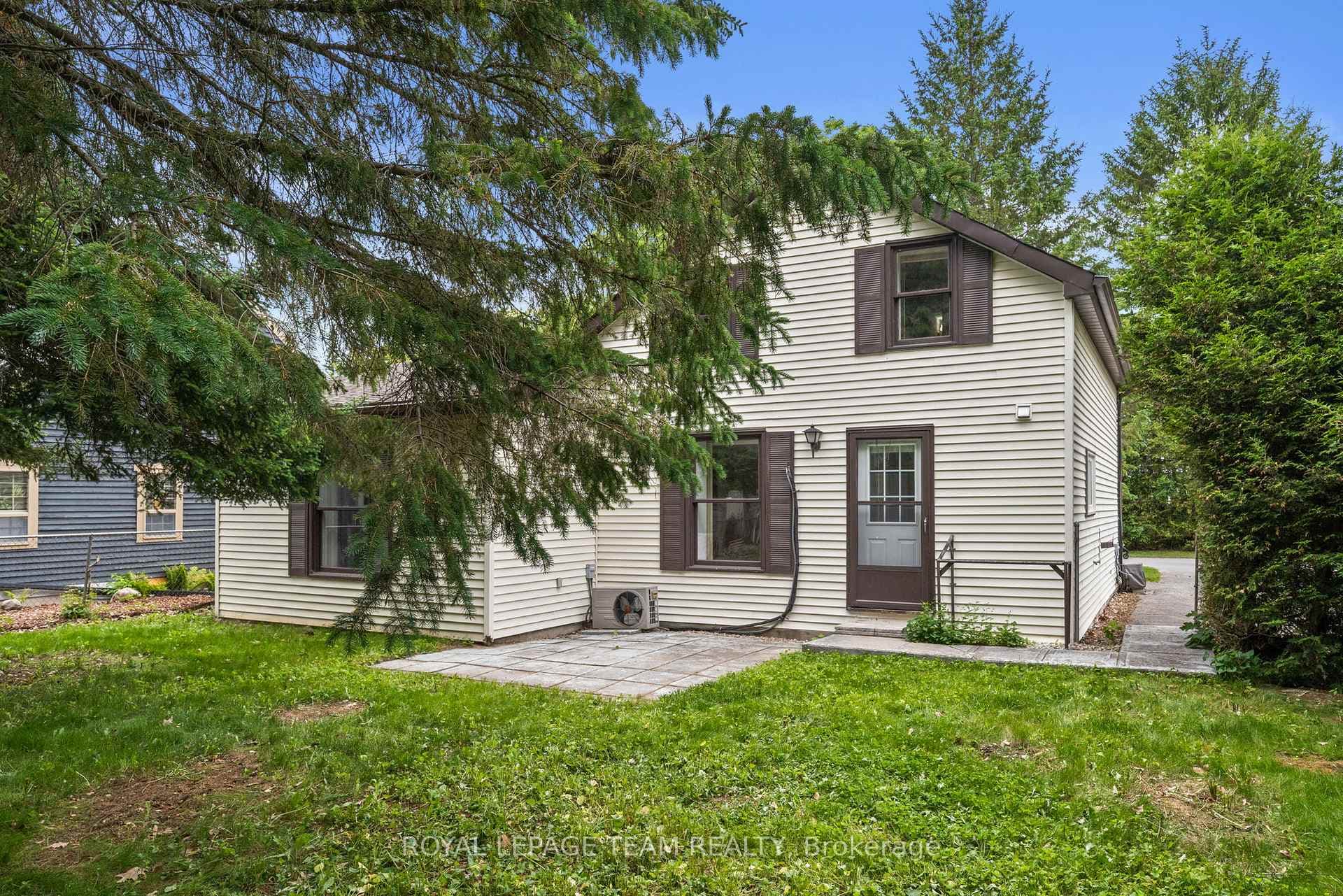 634 Elgin Street photo 36