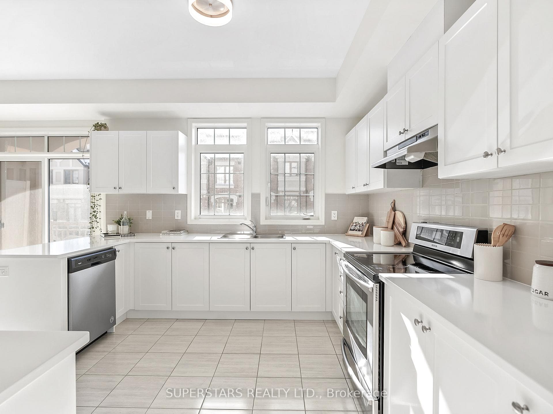 DEEPER WHITE SHAKER CABINETS, QUARTZ CTRS
