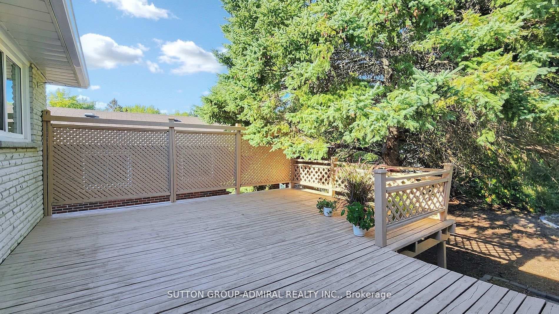 62 Shieldmark Crescent photo 19
