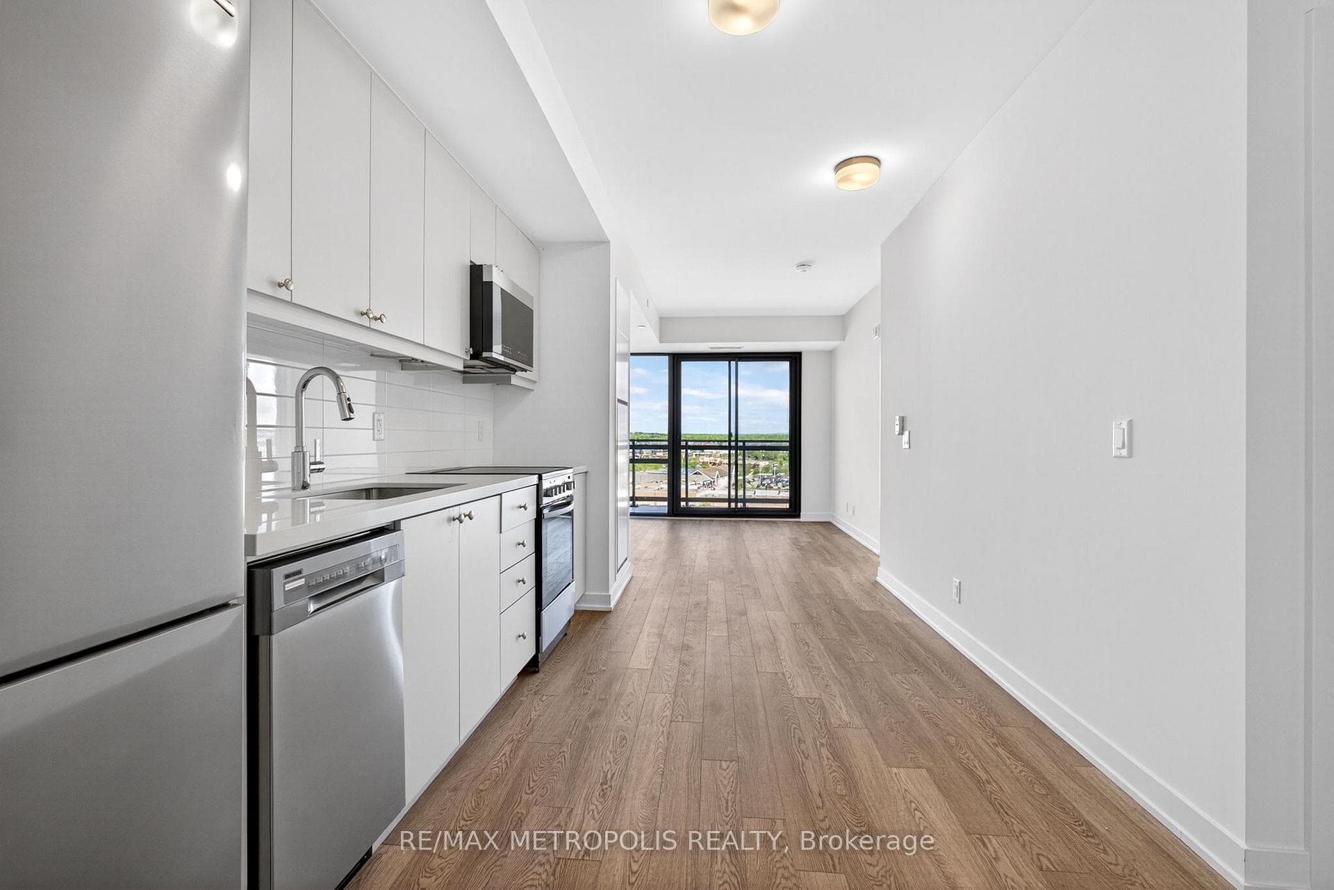 51 Clarington Boulevard Unit 1216 photo 9