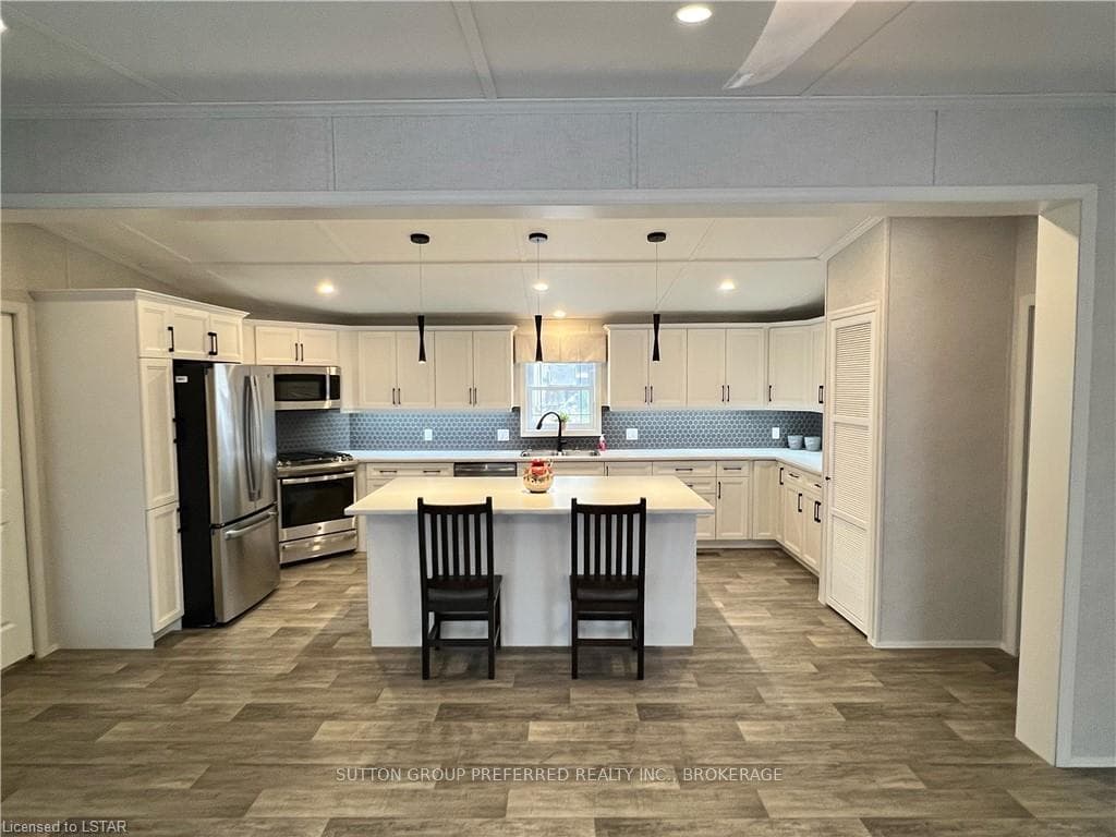 22790 AMIENS Road Unit 22 photo 9