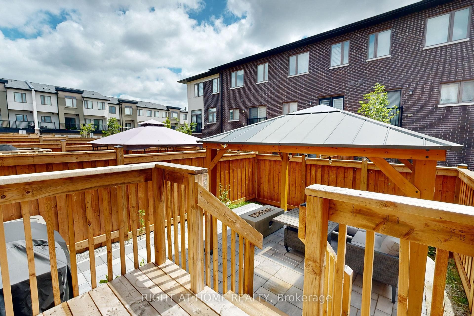 250 Finch Avenue Unit 602 photo 33